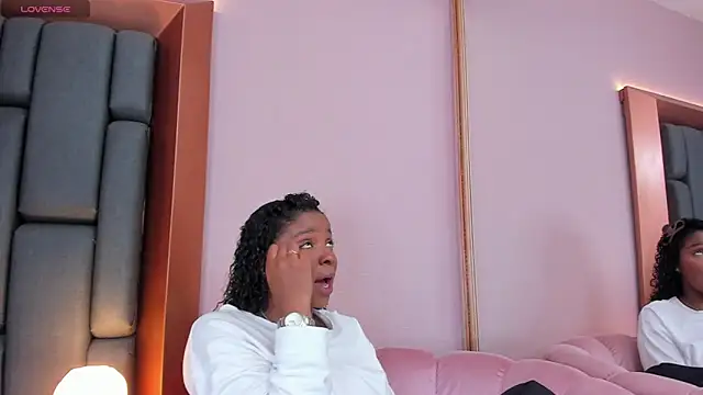 LisaMendez online show from 6, 3, 2026