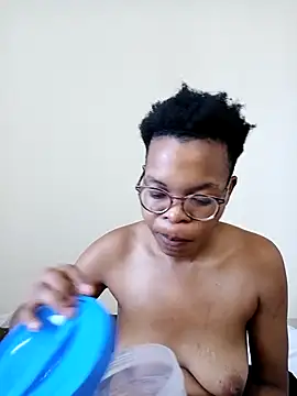 Snapshot of Sexy_Dymme chatting on 8, 10, 2025 Sexy Dymme online show from 8, 10, 2025