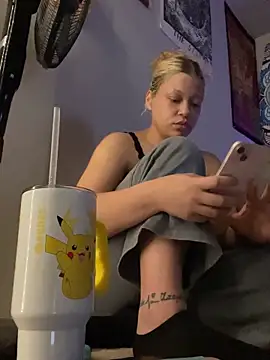 Snapshot of thatgurlred chatting on 13, 2, 2026 thatgurlred online show from 13, 2, 2026