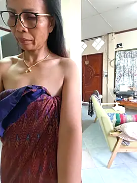 Mama Eva 1 online show from 24, 10, 2025