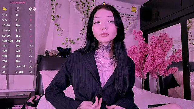 Snapshot of Lein_Bone chatting on 22, 10, 2025 Lein Bone online show from 22, 10, 2025