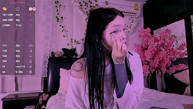 Snapshot of Lein_Bone chatting on 23, 10, 2025 Lein Bone online show from 23, 10, 2025