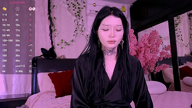 Snapshot of Lein_Bone chatting on 2, 11, 2025 Lein Bone online show from 2, 11, 2025