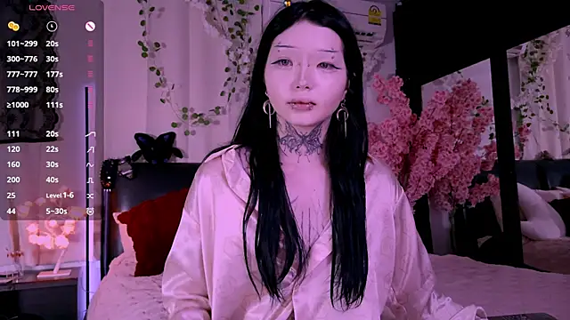 Snapshot of Lein_Bone chatting on 10, 11, 2025 Lein Bone online show from 10, 11, 2025