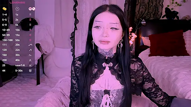 Snapshot of Lein_Bone chatting on 4, 12, 2025 Lein Bone online show from 4, 12, 2025