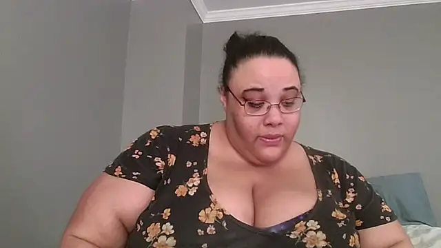 SexyBBW10790 online show from 18, 4, 2026