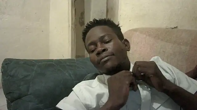 Snapshot of FeeingSplicing chatting on 28, 11, 2025 FeeingSplicing online show from 28, 11, 2025