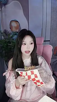 CAICAI BABY online show from 27, 11, 2025