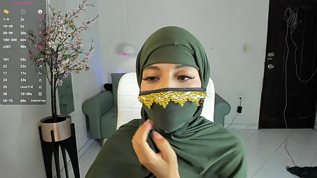 Snapshot of leila_whisper chatting on 10, 9, 2025 leila whisper online show from 10, 9, 2025