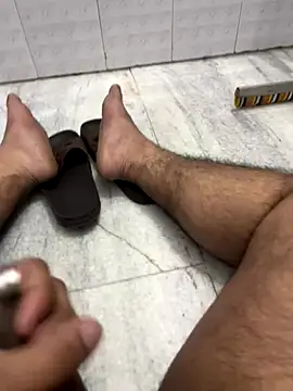 Snapshot of Veiny__Cock chatting on 14, 12, 2025 Veiny Cock online show from 14, 12, 2025