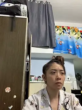 Snapshot of Minee1202 chatting on 6, 5, 2026 Minee1202 online show from 6, 5, 2026