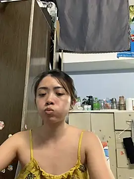 Snapshot of Minee1202 chatting on 8, 6, 2026 Minee1202 online show from 8, 6, 2026