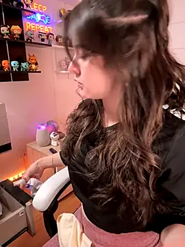 Snapshot of Sharon_07 chatting on 20, 10, 2025 Sharon 07 online show from 20, 10, 2025