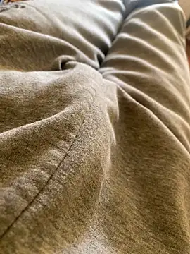 Snapshot of MuzzyFacing chatting on 9, 4, 2026 MuzzyFacing online show from 9, 4, 2026