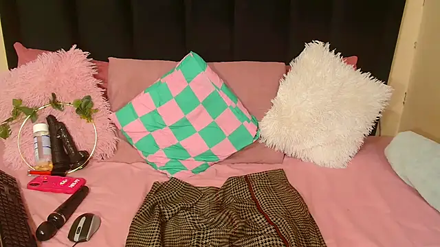 Snapshot of AmazingDarkDoll chatting on 15, 10, 2025 AmazingDarkDoll online show from 15, 10, 2025