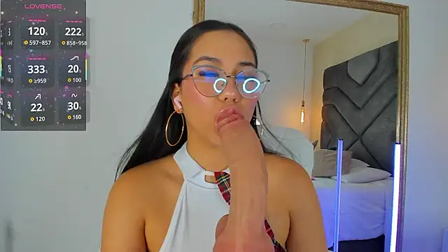 Jazmiinee online show from 23, 2, 2026