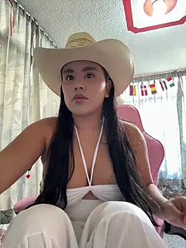 Snapshot of laure_torres chatting on 16, 7, 2026 laure torres online show from 16, 7, 2026