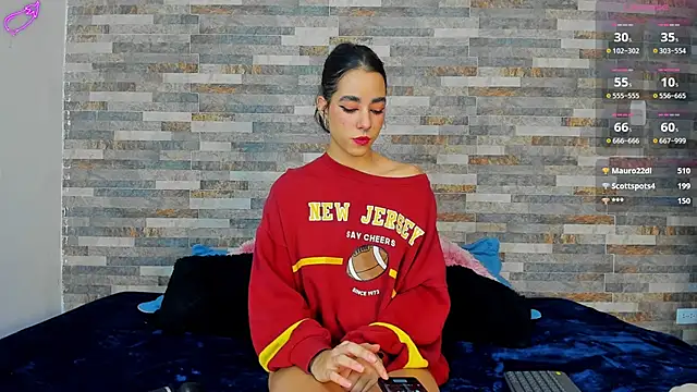 violett  golden online show from 7, 10, 2025