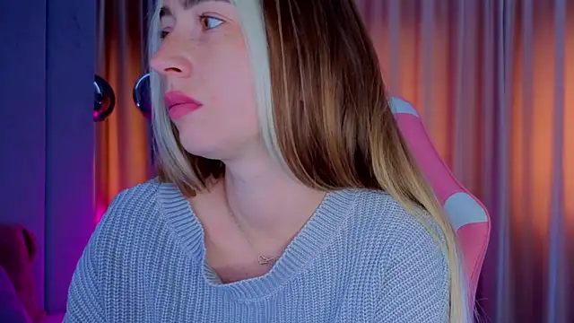 Reina Cummings online show from 28, 10, 2025