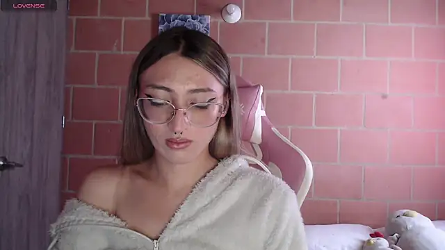 Snapshot of Andrea_camilaaa chatting on 9, 9, 2025 Andrea camilaaa online show from 9, 9, 2025