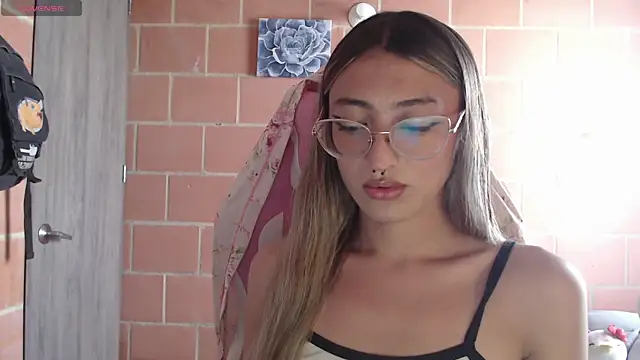 Snapshot of Andrea_camilaaa chatting on 21, 9, 2025 Andrea camilaaa online show from 21, 9, 2025