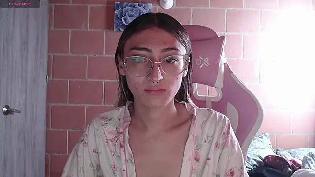 Snapshot of Andrea_camilaaa chatting on 10, 11, 2025 Andrea camilaaa online show from 10, 11, 2025