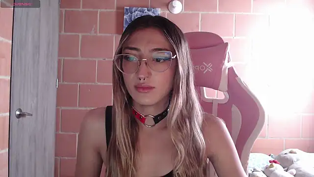 Snapshot of Andrea_camilaaa chatting on 23, 11, 2025 Andrea camilaaa online show from 23, 11, 2025