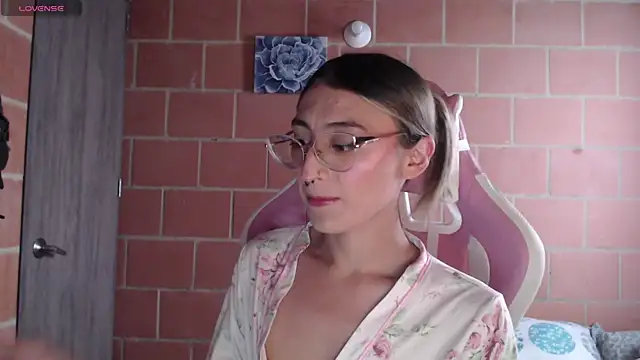 Snapshot of Andrea_camilaaa chatting on 20, 12, 2025 Andrea camilaaa online show from 20, 12, 2025