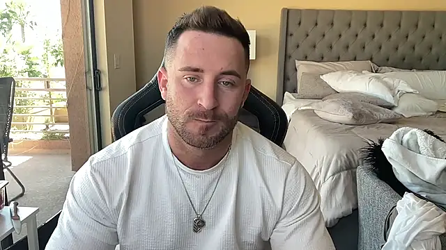 brettmycles28 online show from 16, 9, 2025