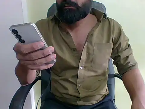 Snapshot of autophile-indian chatting on 17, 9, 2025 autophile-indian online show from 17, 9, 2025