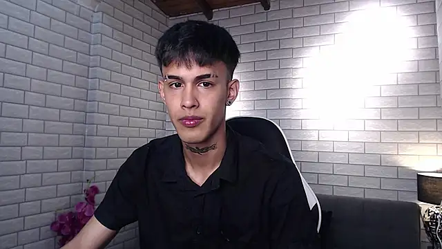 Snapshot of Thiago_twink chatting on 24, 9, 2025 Thiago twink online show from 24, 9, 2025