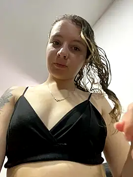 Snapshot of karla-thomsom10 chatting on 26, 11, 2025 karla-thomsom10 online show from 26, 11, 2025