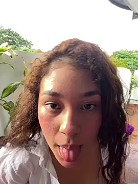 Snapshot of lana_rousse01 chatting on 27, 10, 2025 lana rousse01 online show from 27, 10, 2025