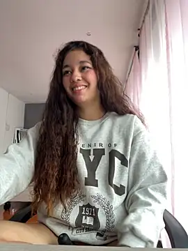 Snapshot of lana_rousse01 chatting on 28, 11, 2025 lana rousse01 online show from 28, 11, 2025