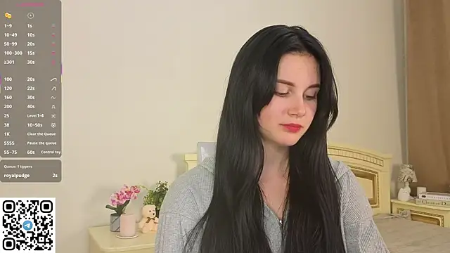 EnricaElis online show from 3, 10, 2025