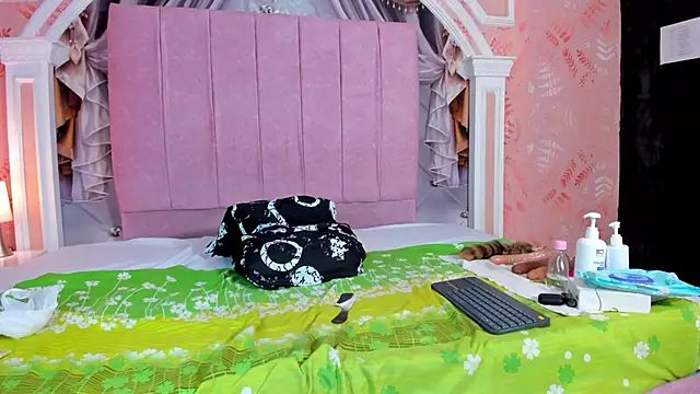 Snapshot of mishell_lovely chatting on 7, 11, 2025 mishell lovely online show from 7, 11, 2025