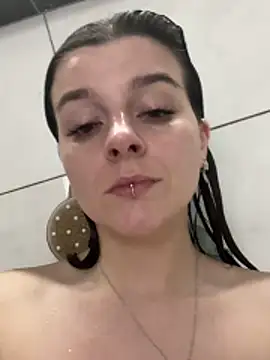 LilyIrons online show from 17, 4, 2026