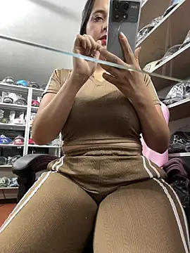 GiaDuque online show from 13, 1, 2026