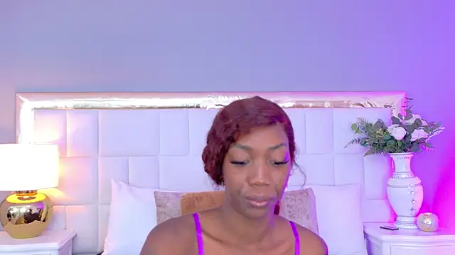 MadeleineHocker online show from 4, 12, 2025