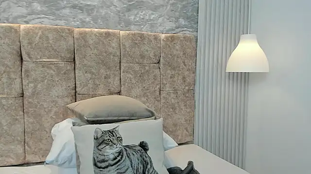 leilapons online show from 7, 10, 2025