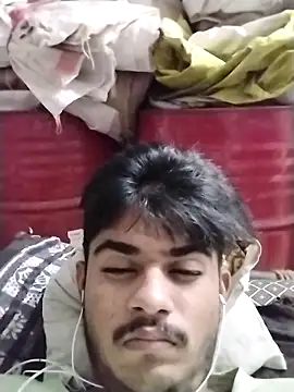 Snapshot of isisieueie chatting on 4, 10, 2025 isisieueie online show from 4, 10, 2025