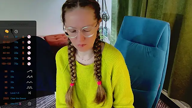 Snapshot of _Goldilocks_ chatting on 12, 9, 2025  Goldilocks  online show from 12, 9, 2025