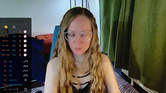 Snapshot of _Goldilocks_ chatting on 14, 9, 2025  Goldilocks  online show from 14, 9, 2025