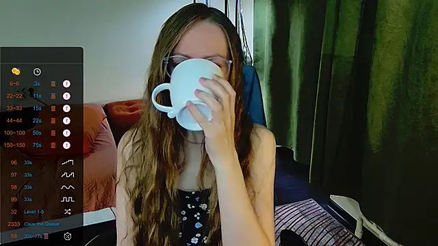 Snapshot of _Goldilocks_ chatting on 18, 9, 2025  Goldilocks  online show from 18, 9, 2025