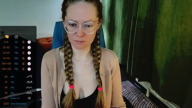 Snapshot of _Goldilocks_ chatting on 19, 9, 2025  Goldilocks  online show from 19, 9, 2025