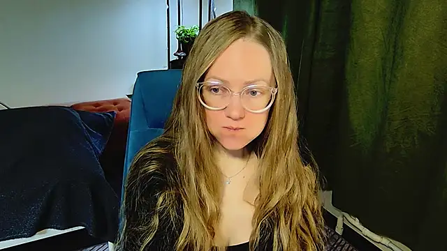 Snapshot of _Goldilocks_ chatting on 26, 9, 2025  Goldilocks  online show from 26, 9, 2025