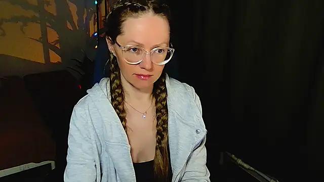 Snapshot of _Goldilocks_ chatting on 30, 9, 2025  Goldilocks  online show from 30, 9, 2025