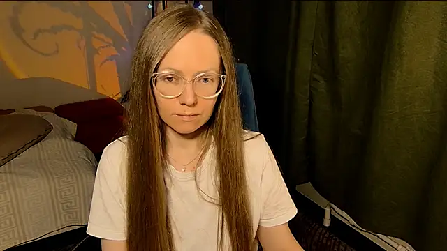 Snapshot of _Goldilocks_ chatting on 9, 10, 2025  Goldilocks  online show from 9, 10, 2025