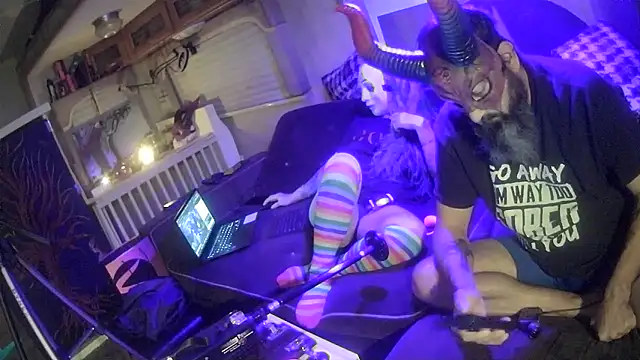 Snapshot of jamiezlilith chatting on 15, 10, 2025 jamiezlilith online show from 15, 10, 2025