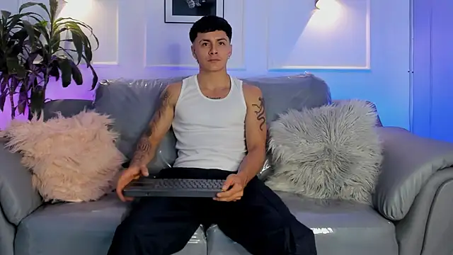 Leo santoro online show from 9, 3, 2026